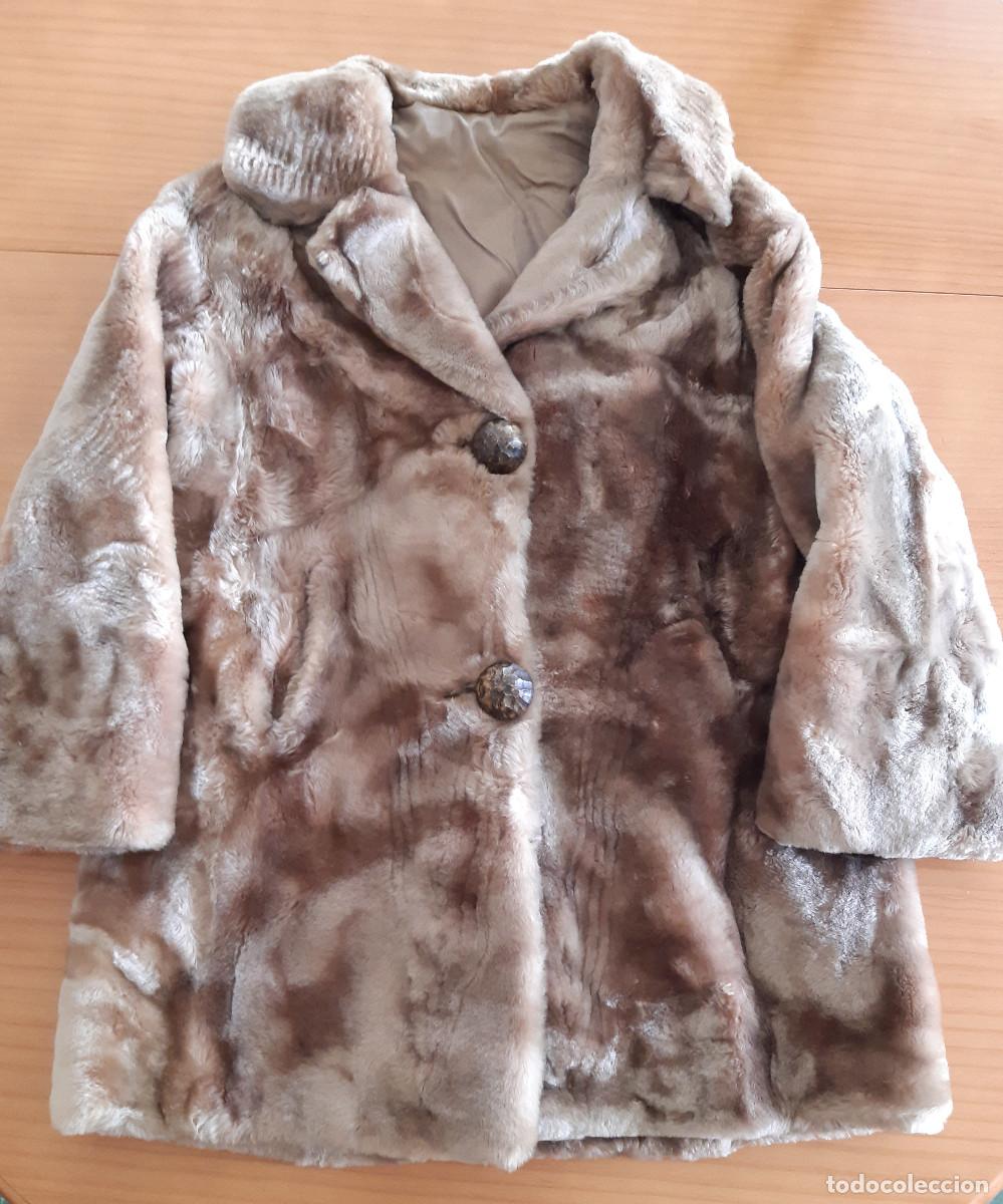 Antig&uuml;edades: ABRIGO DE VIS&Oacute;N 3/4 - COLOR CLARO - A&Ntilde;OS 50-60