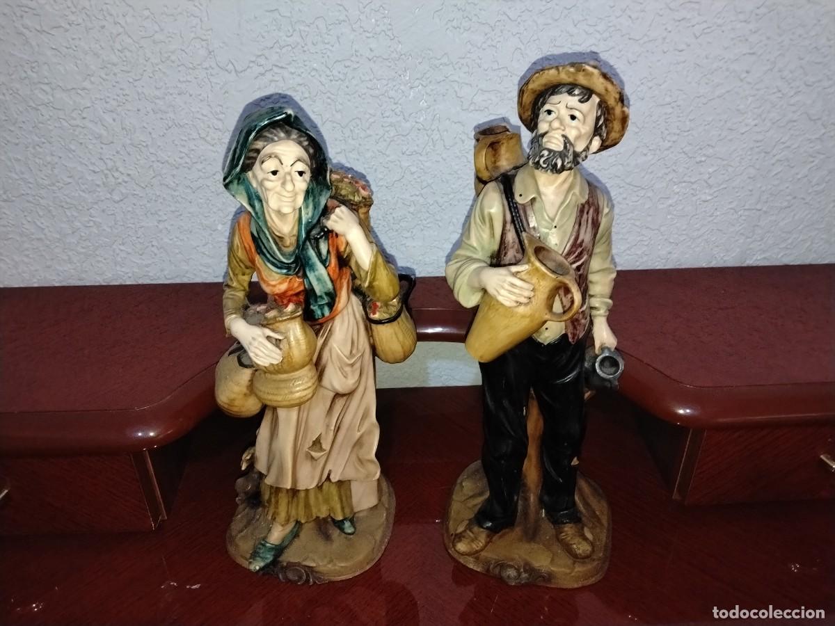 Antiquit&eacute;s: PAREJA DE CAMPESINOS DE RESINA MUY BONITOS