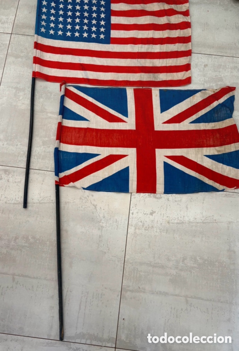 Antig&uuml;edades: Pareja de banderas WWII - Originales