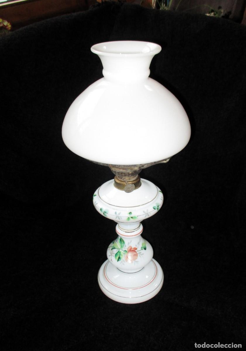 Antiques: ANTIGUO QUINQU&Eacute; O L&Aacute;MPARA EN OPALINA PINTADA A MANO.
