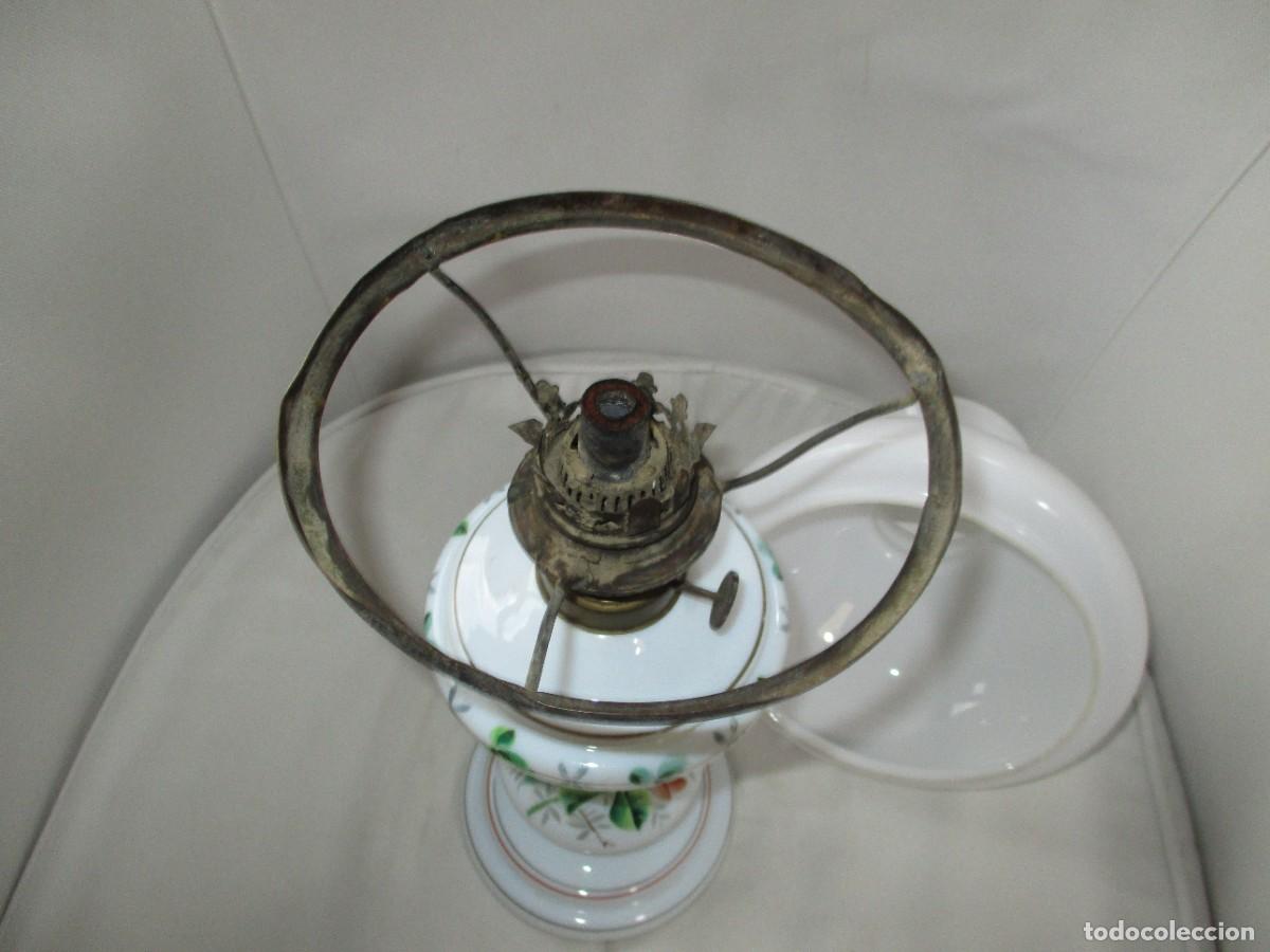 Antig&uuml;edades: ANTIGUO QUINQU&Eacute; O L&Aacute;MPARA EN OPALINA PINTADA A MANO. - Foto 3