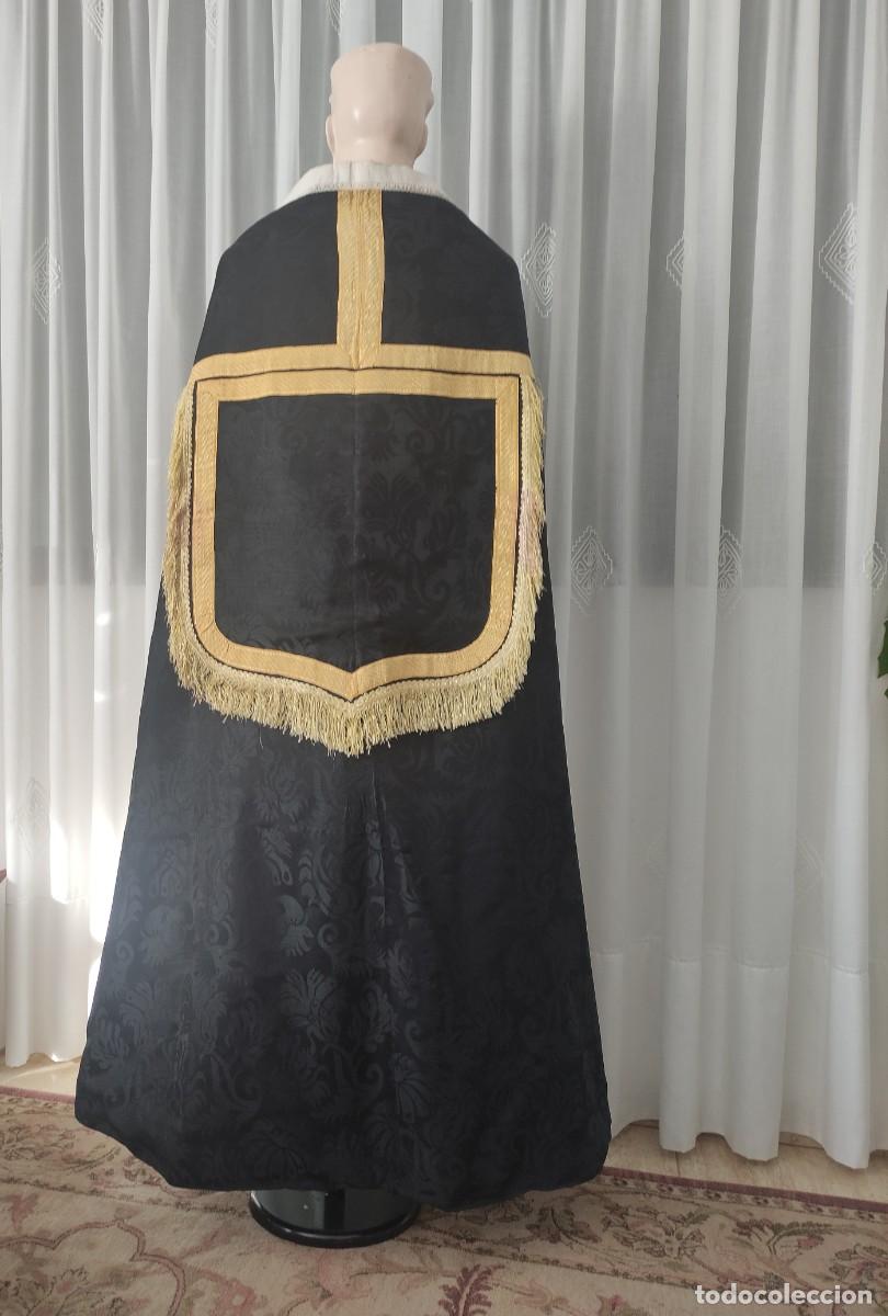 Antig&uuml;edades: Capa pluvial seda brocada negra