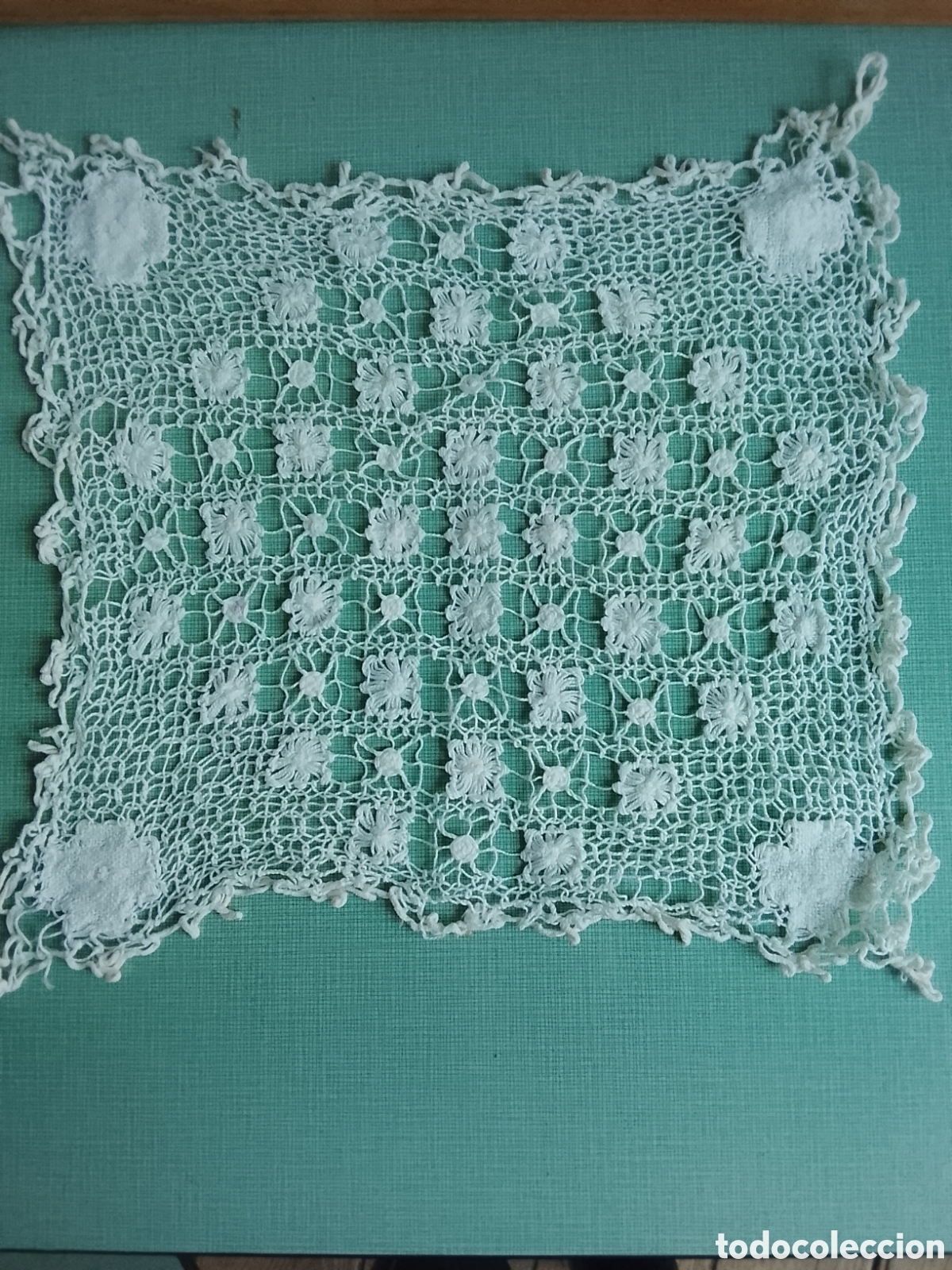 Antig&uuml;edades: Antiguo centro de bolillos cuadrado.