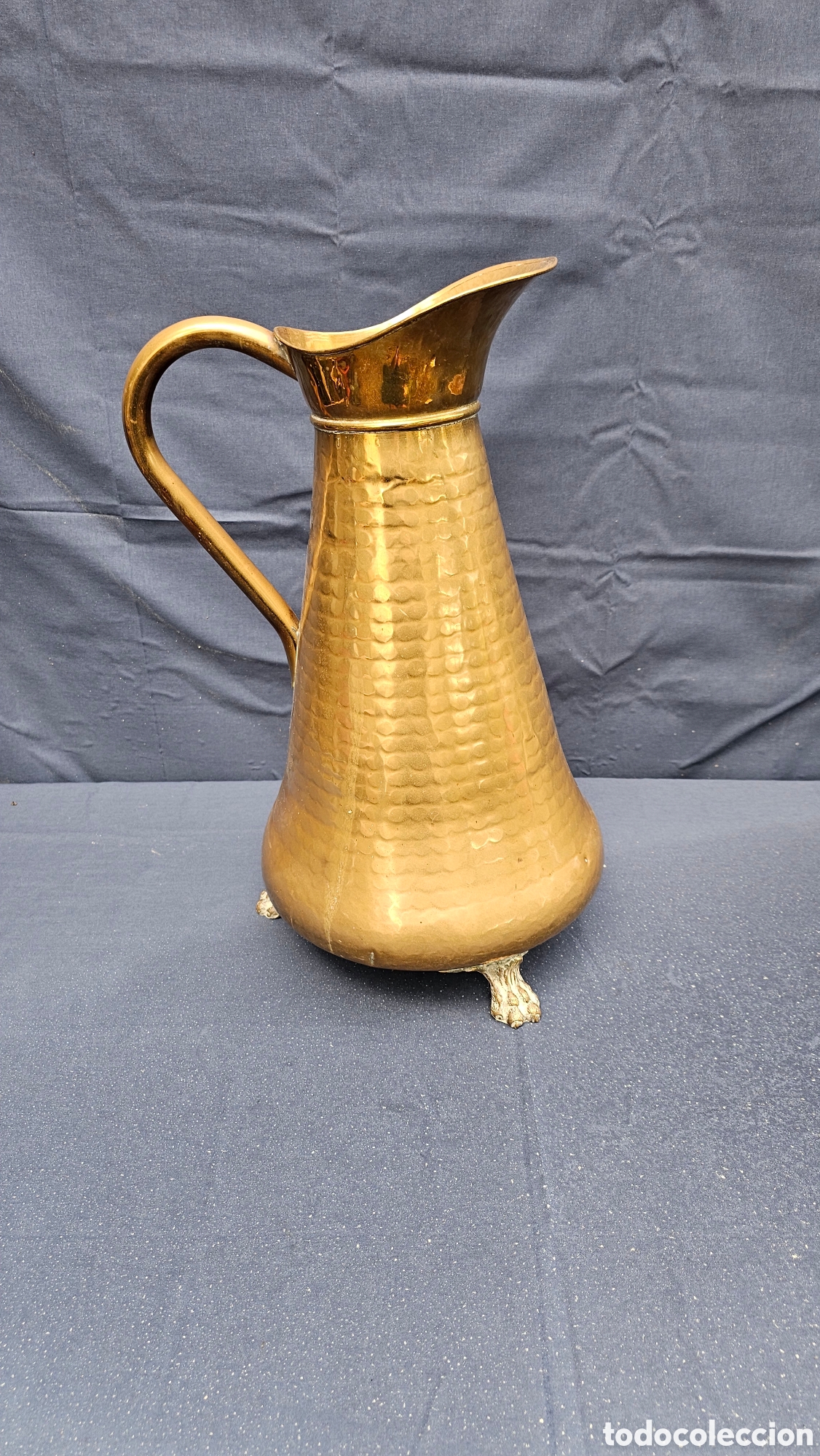 Antiguidades: Enorme jarra de lat&oacute;n