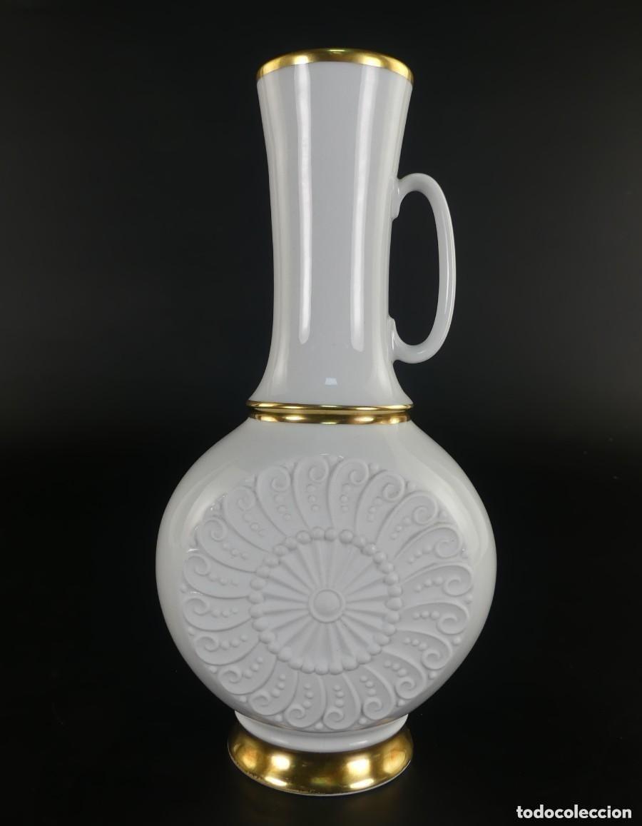 Antig&uuml;edades: PRECIOSO FLORERO DE PORCELANA ALEMANA ROYAL BAVARIA KPM - 24 cm.