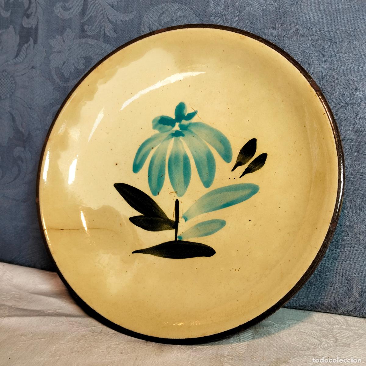 Antiques: Cuenco plato hondo antiguo de cer&aacute;mica loza pintado beige azul verde marr&oacute;n decorativo flor a&ntilde;os 60