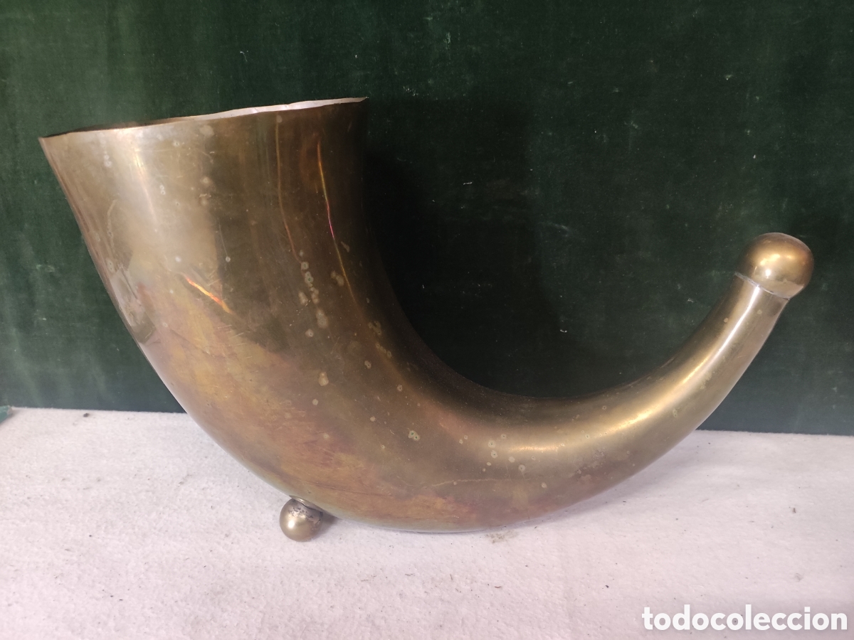Antig&uuml;edades: Florero de lat&oacute;n de estilo art dec&oacute; - Foto 1