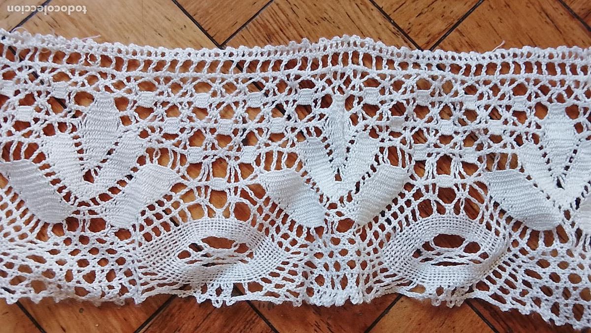 Antig&uuml;edades: 12 METROS CONTINUOS antiguos encaje de bolillo para pa&ntilde;o de altar virgen semana santa ancho 11 cm