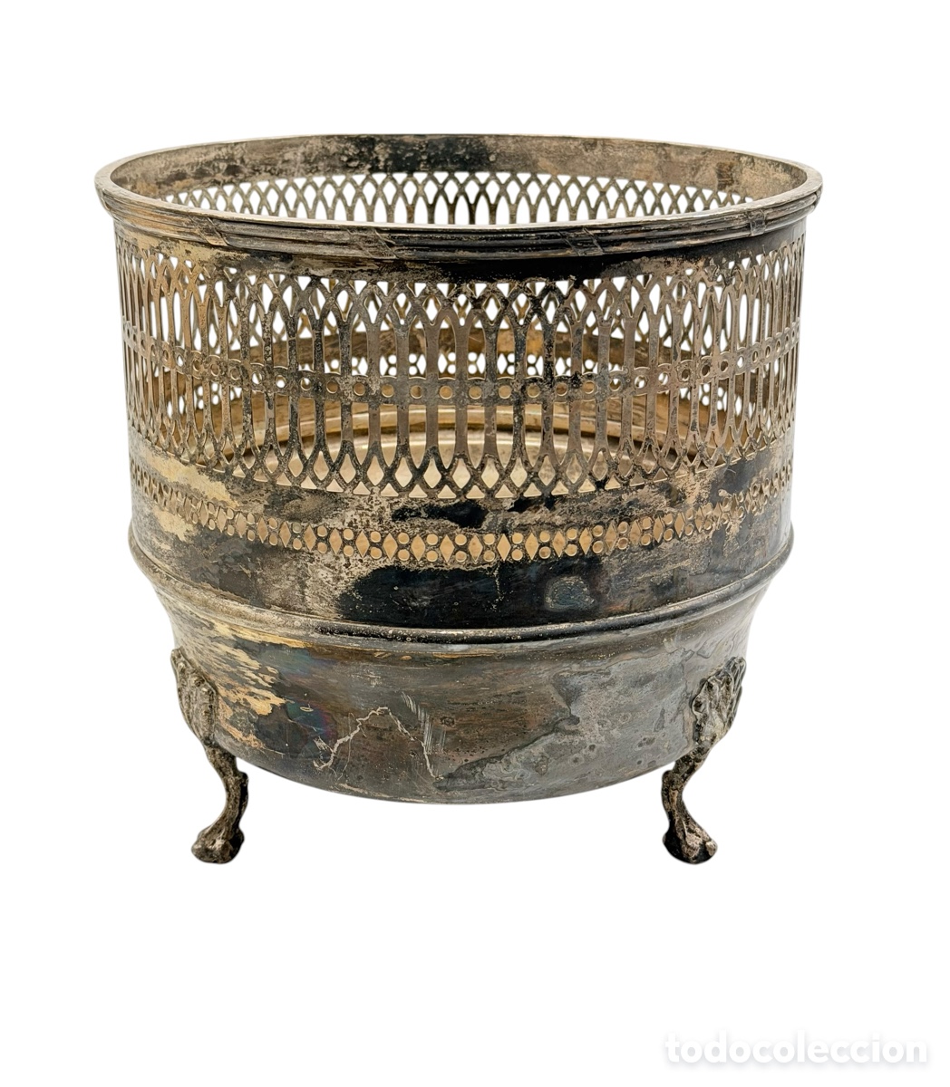 Antiquit&eacute;s: Antigua Jardinera de Lat&oacute;n