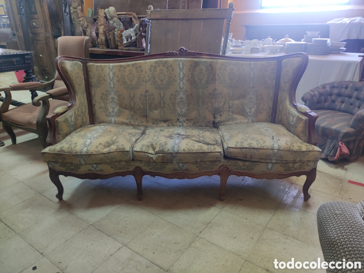 Antig&uuml;edades: Sof&aacute; estilo Luis XV rematado con orejas - Foto 1