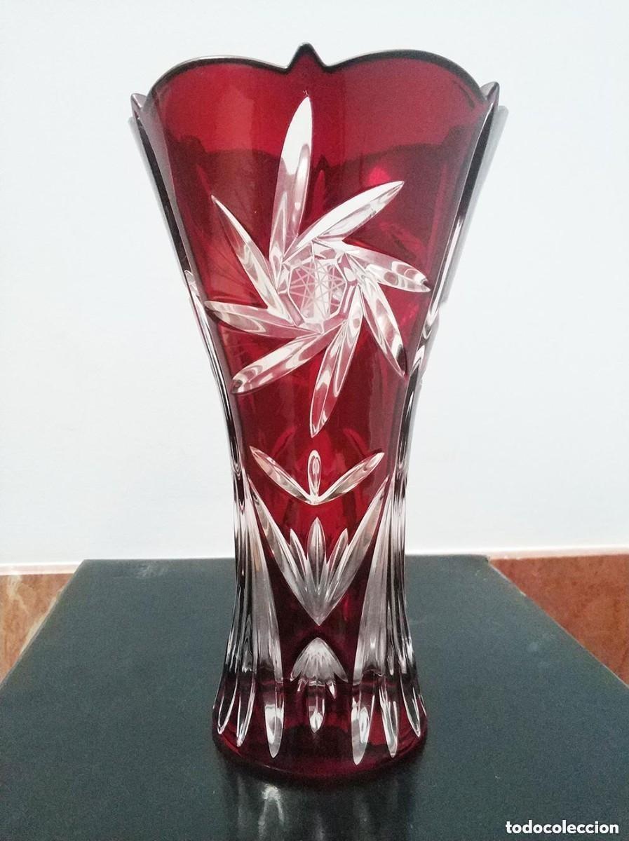Antiquit&auml;ten: Precioso y antiguo Jarron de cristal de Nachtmann Ruby Red - cristal rojo Bohemia