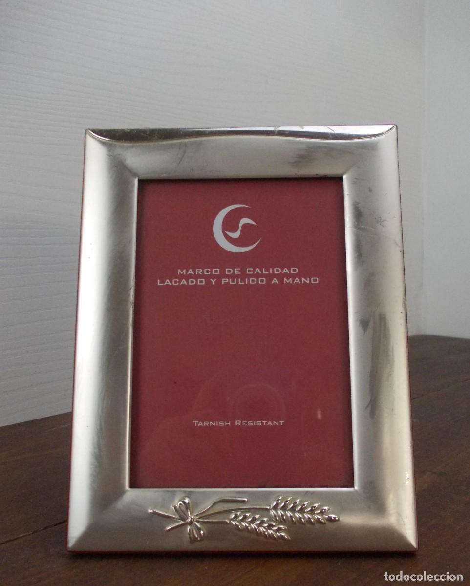 Antig&uuml;edades: Marco de fotos met&aacute;lico lacado y pulido a mano decoraci&oacute;n a&ntilde;os 2000 plateado portafotos vintage