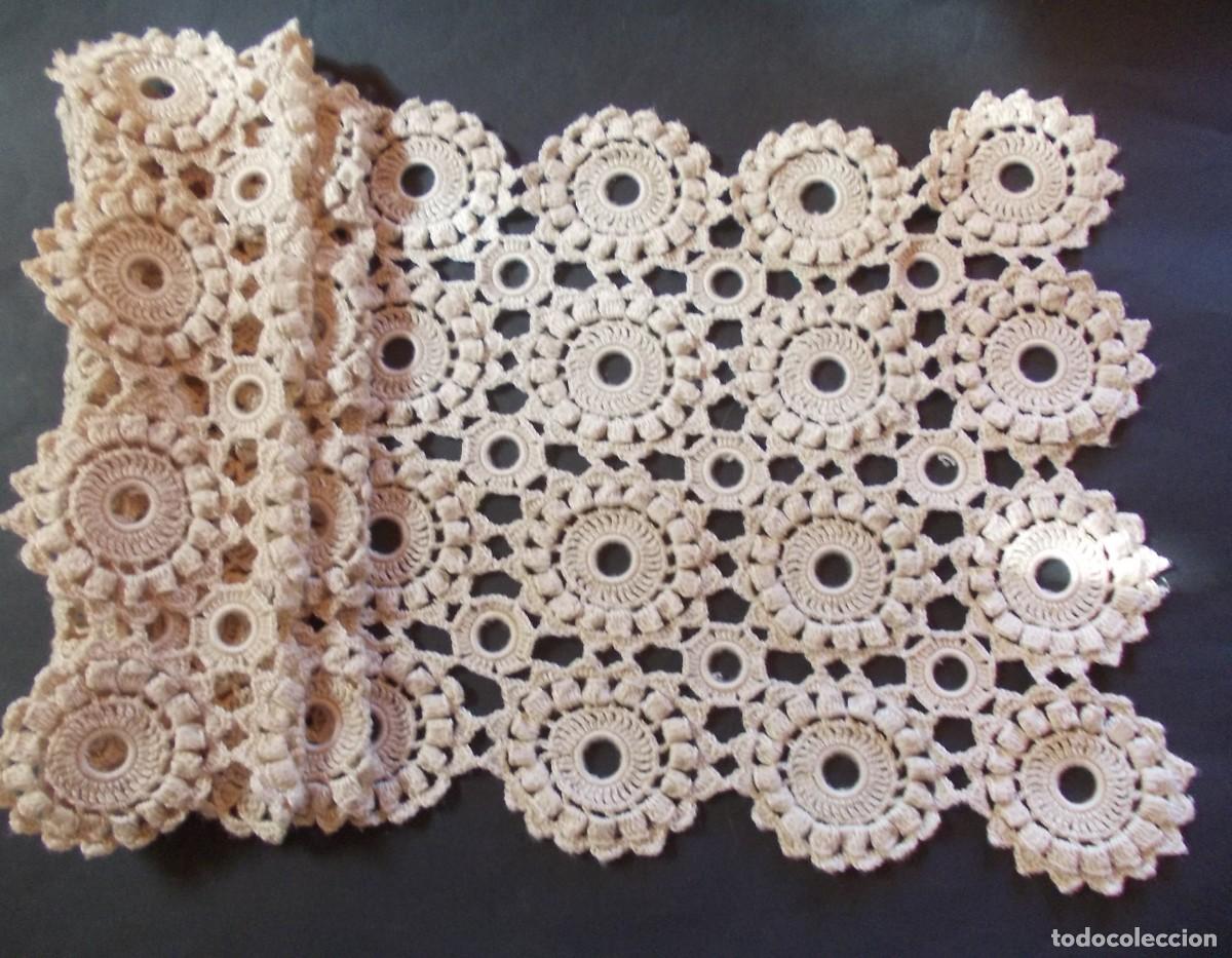 Antig&uuml;edades: Tapete crochet vintage beige motivos circulares artesan&iacute;a textil antiguo decoraci&oacute;n
