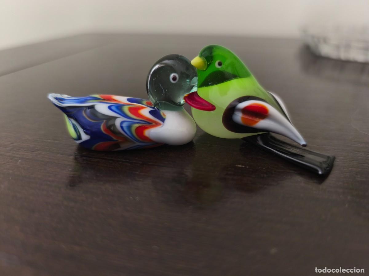 Antiquit&auml;ten: Palomita y patito multicolor en cristal.