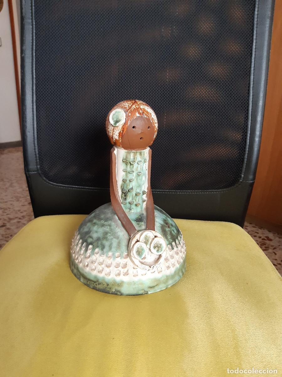 Antiques: Figura moderna de cr&aacute;mica