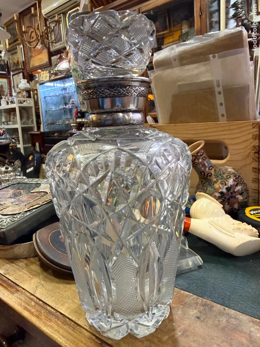 Antiguidades: PRECIOSA Y ANTIGUA BOTELLA DE CRISTAL TALLADO Y PLATA DE LEY CONTRASTADO - MEDIDA TOTAL 24 CM