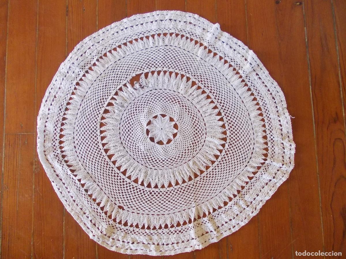 Antig&uuml;edades: Tapete redondo crochet blanco 100 cm mantelito grande encaje vintage decoraci&oacute;n hogar