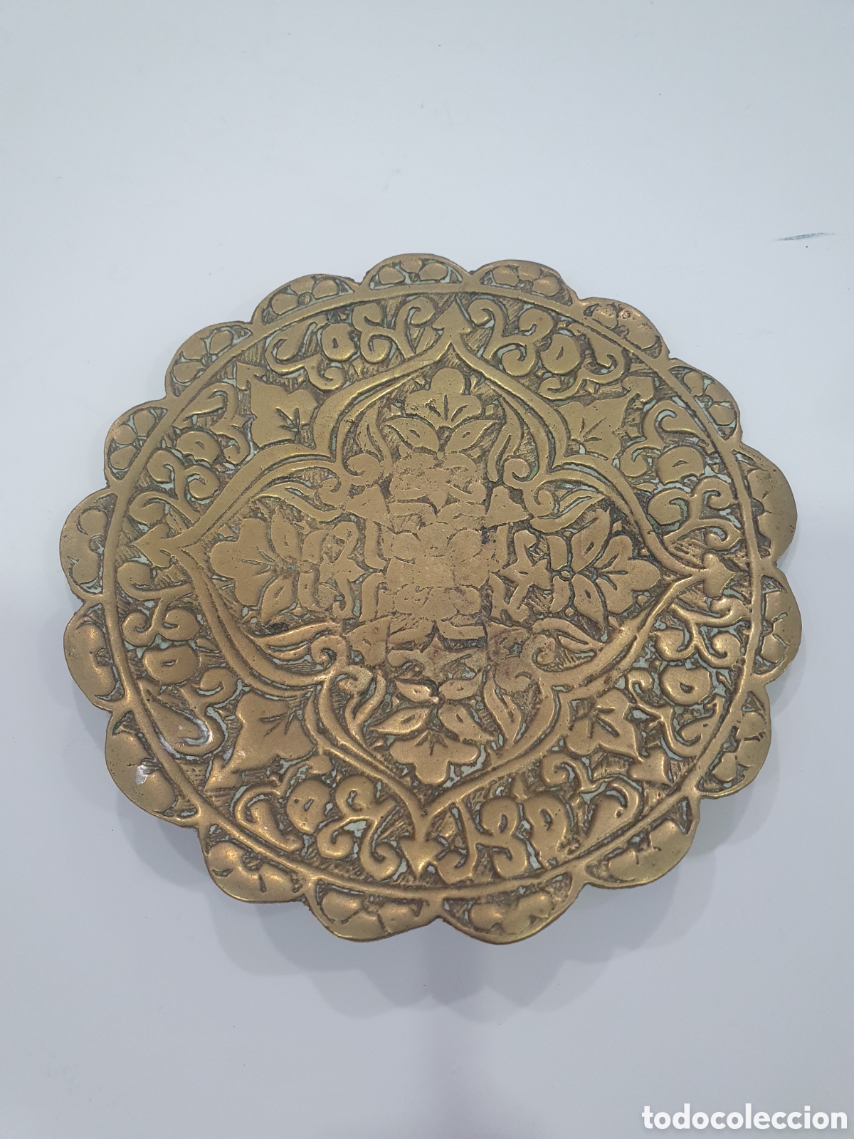 Antiguidades: Plato &aacute;rabe en bronce. (L98)