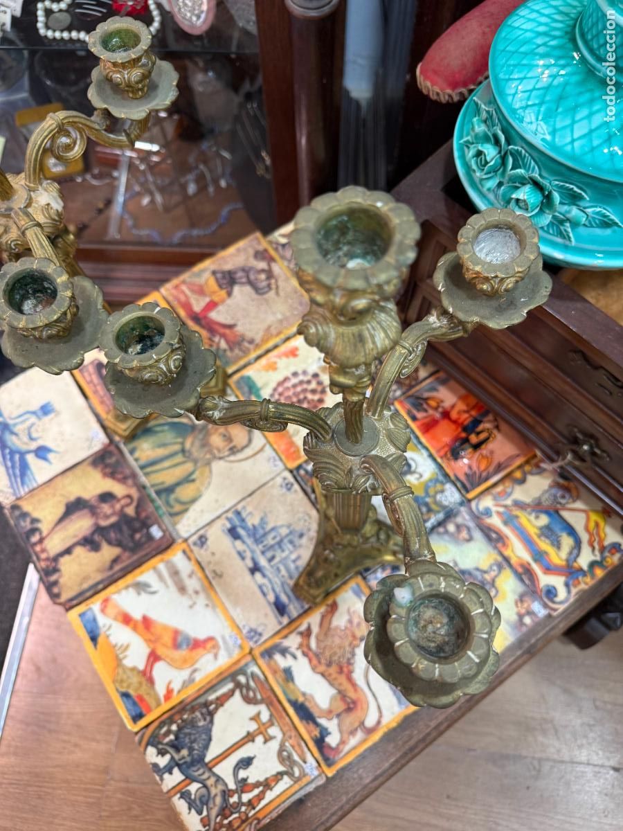 Antig&uuml;edades: ANTIGUA PAREJA DE CANDELABROS DE BRONCE - MEDIDA 50 CM - Foto 6