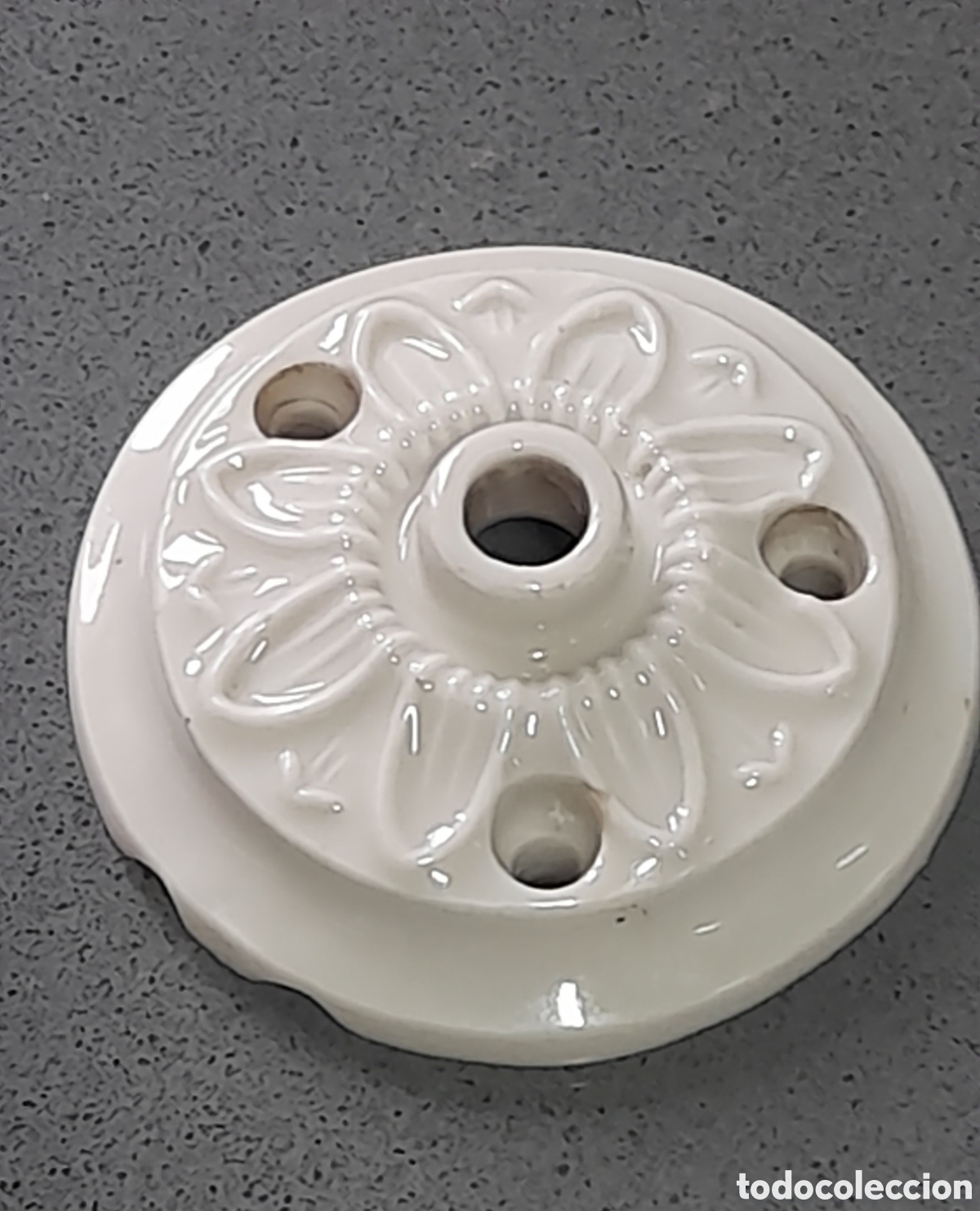 Antig&uuml;edades: Antiguo roset&oacute;n o flor&oacute;n de porcelana