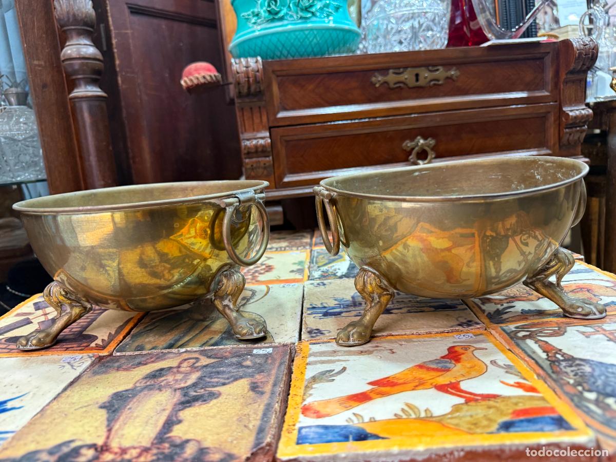 Antig&uuml;edades: ANTIGUA PAREJA DE MACETEROS DE METAL - MEDIDA 20X11 CM