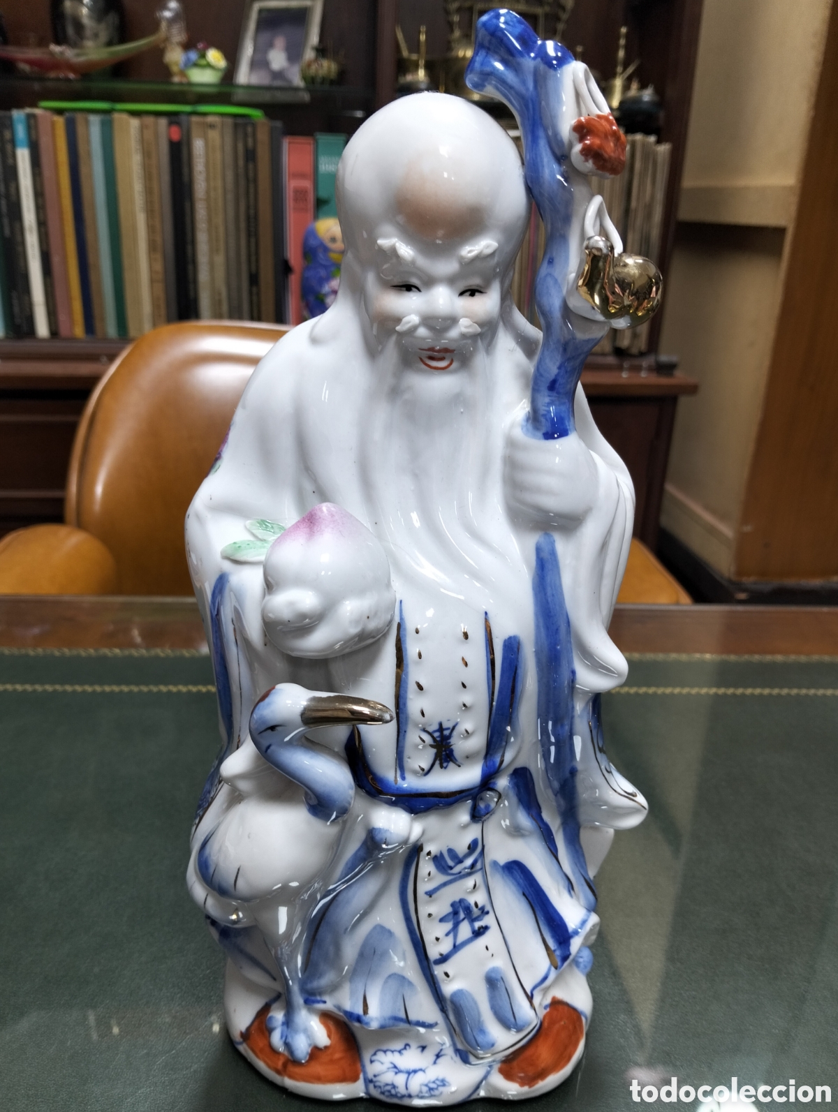 Antig&uuml;edades: imagen muestra una estatua de porcelana del dios chino de la longevidad, conocido como Shoulao o Sho