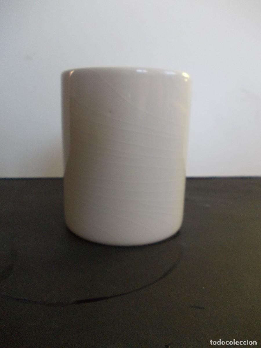 Antig&uuml;edades: Taza blanca cer&aacute;mica minimalista vintage lisa desayuno caf&eacute; decoraci&oacute;n sencilla