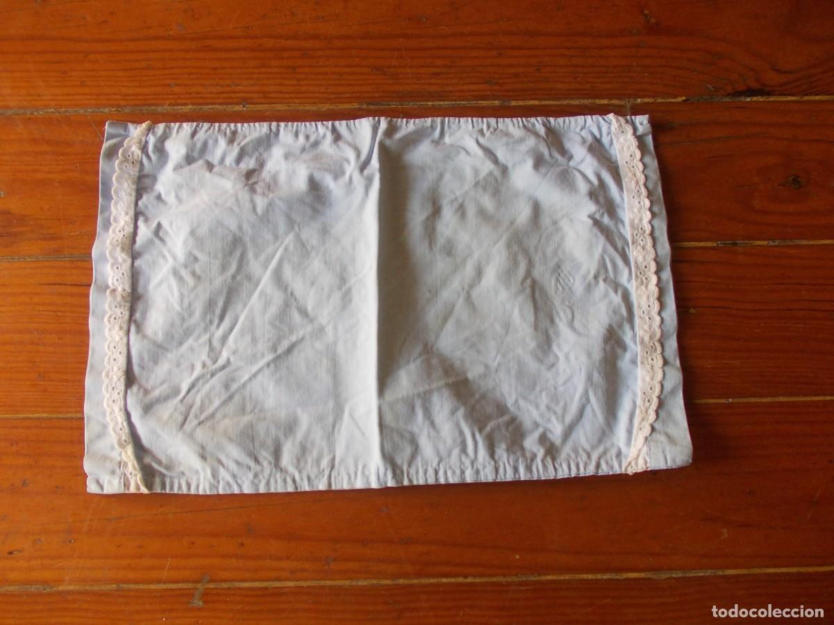 Antig&uuml;edades: Funda de almohada antigua de cuna con puntilla bordada textil vintage delicado beb&eacute;