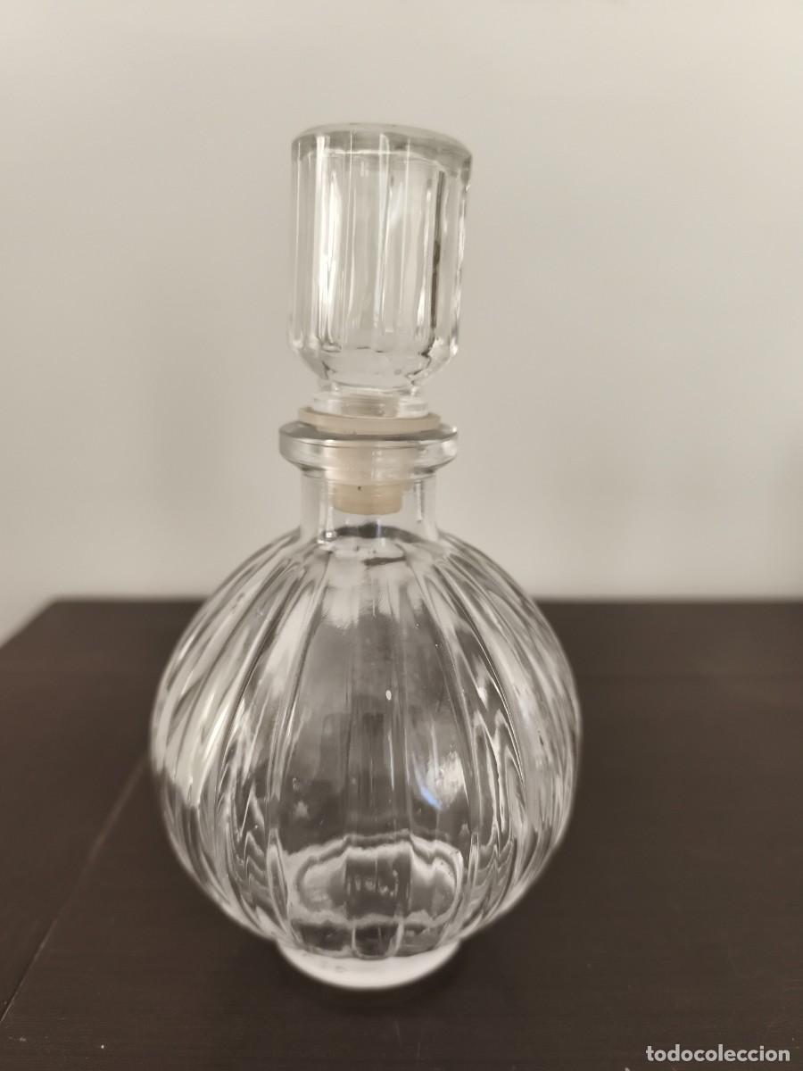 Antiquit&auml;ten: Bonito perfumero de cristal.