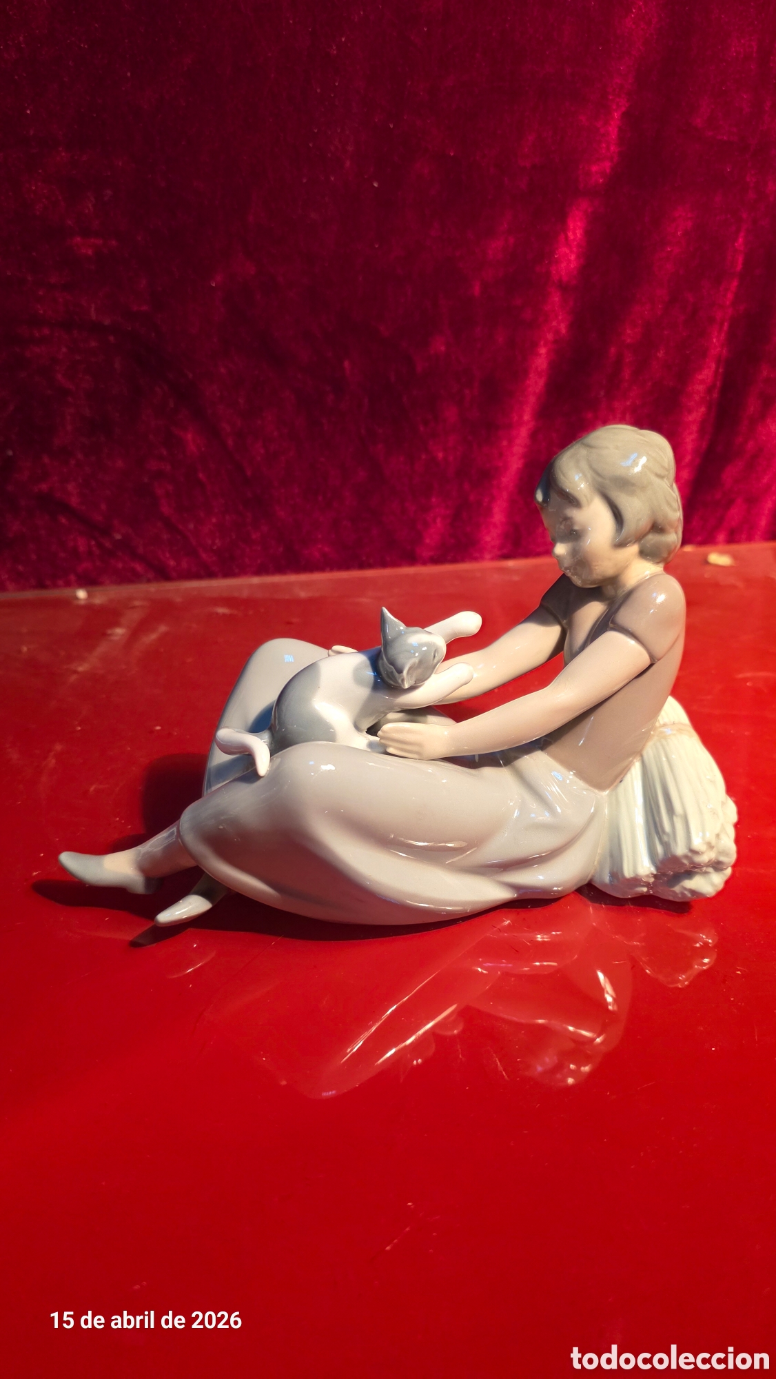 Antig&uuml;edades: Figura porcelana lladro ni&ntilde;a con gati