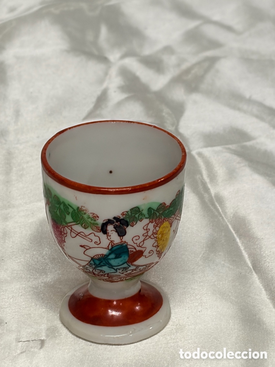 Antig&uuml;edades: Antigua huevera de porcelana de colecci&oacute;n. Jap&oacute;n