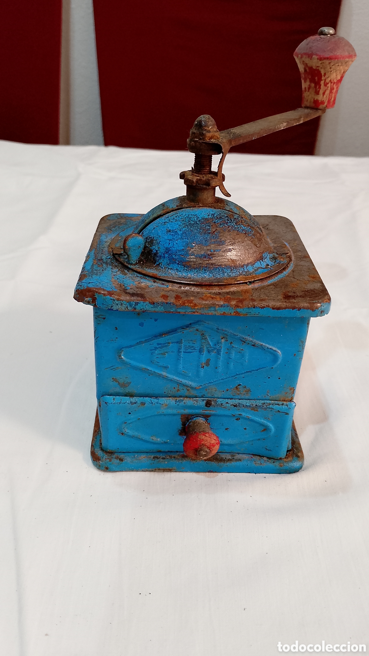 Antiquit&eacute;s: Antiguo molinillo Elma de metal