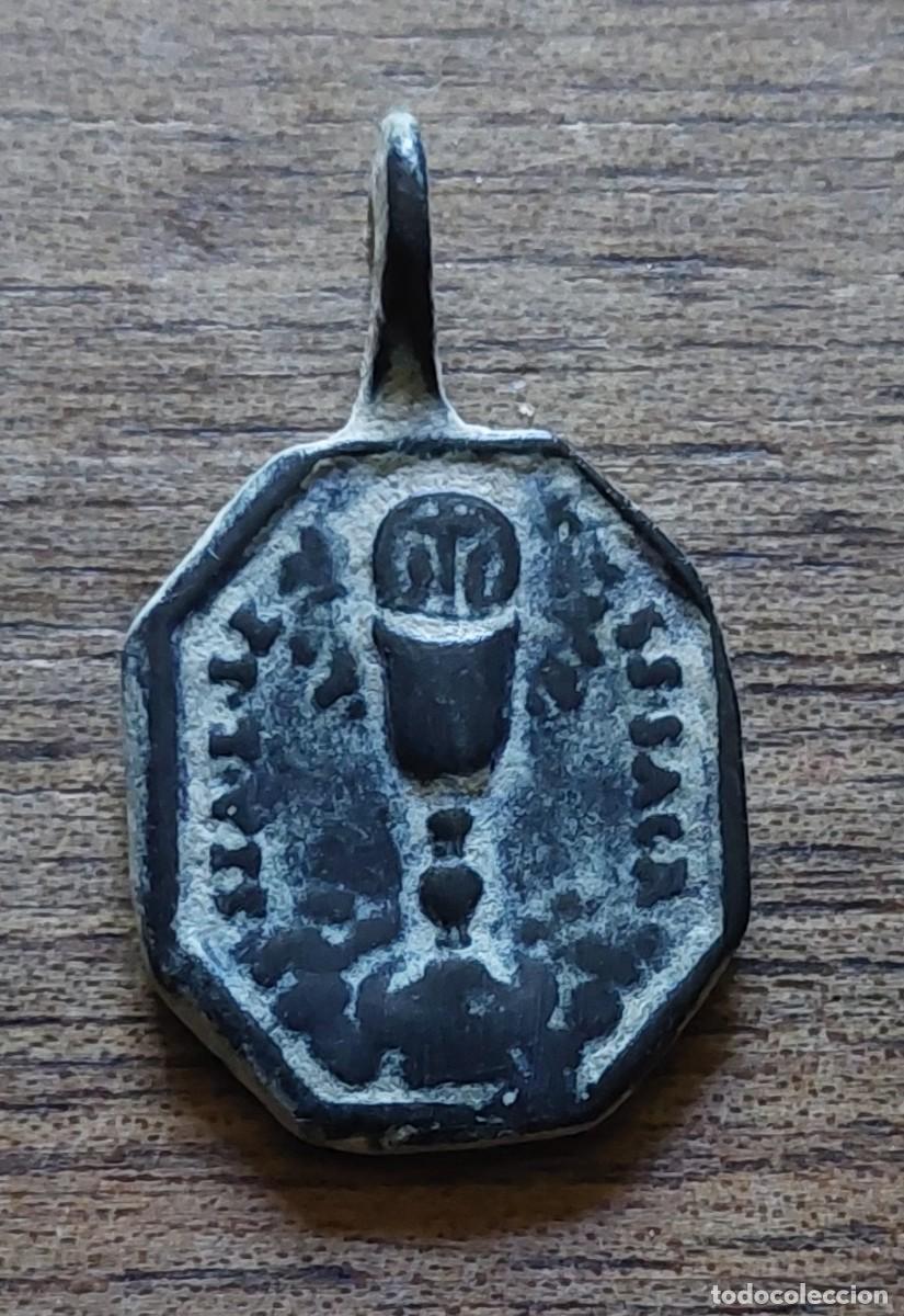 Antig&uuml;edades: Antigua medalla Inmaculada y caliz - Foto 1