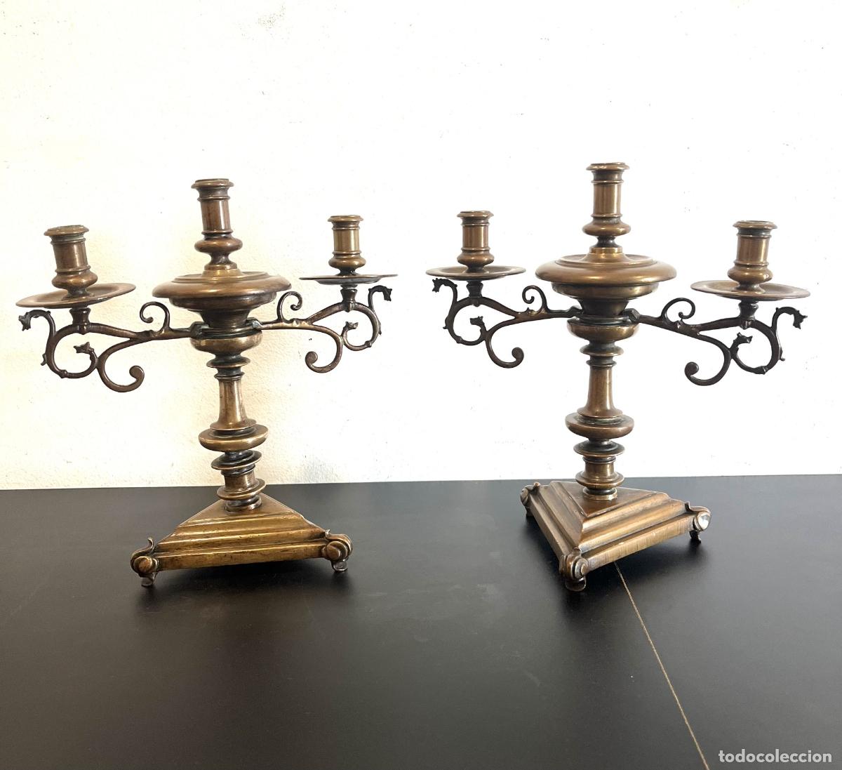 Antig&uuml;edades: Extraordinaria pareja de candelabros de alta &eacute;poca.