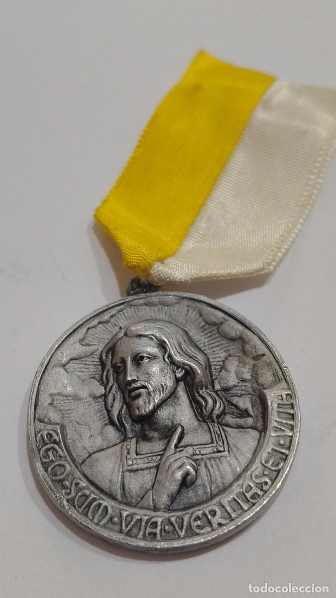 Antiquit&eacute;s: M&eacute;daille comm&eacute;morative religieuse collection