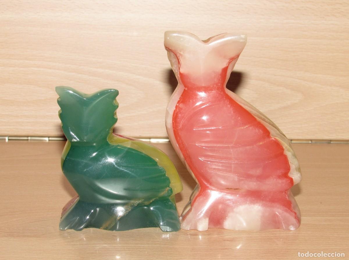 Antig&uuml;edades: Par pareja figuras artesan&iacute;a b&uacute;hos piedra tallada &aacute;gata m&aacute;rmol o similar policromada verde rojo
