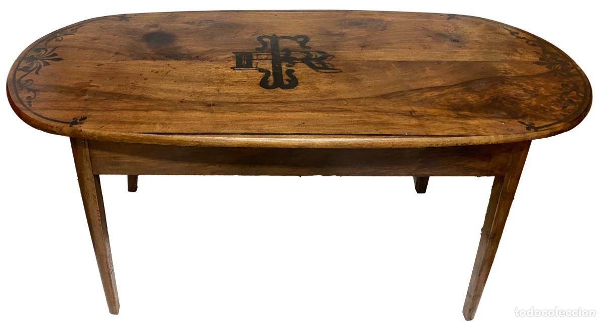 Antiquit&eacute;s: Antigua mesa de nogal de comedor. Rara y especial. 177x82x80