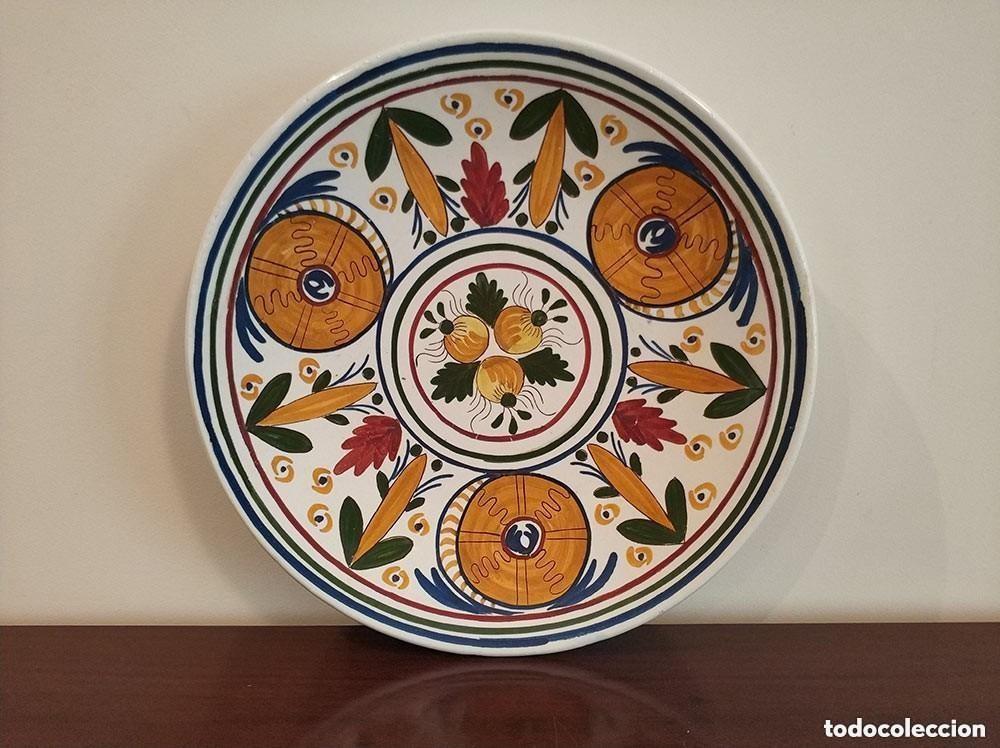 Antig&uuml;edades: Bonito plato de ceramica de manises de 30 cm de diametro