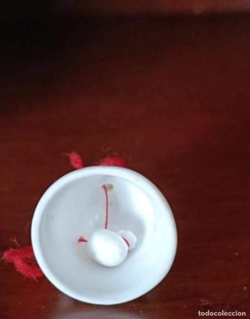 Antig&uuml;edades: Campanita Hello kitty porcelana - Foto 3