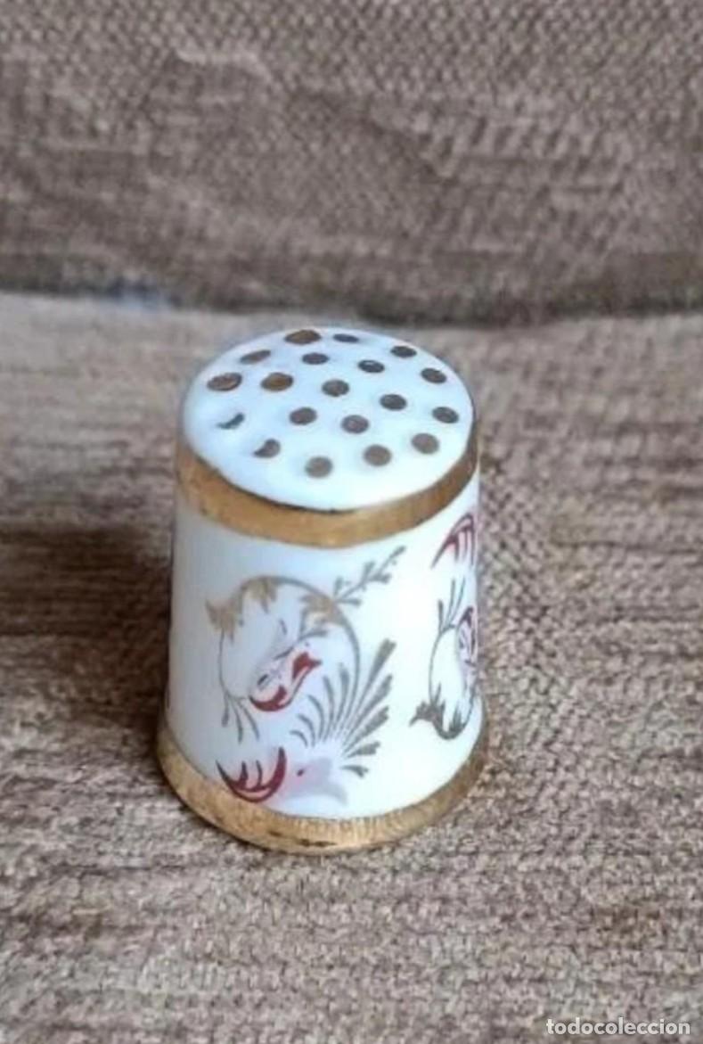 Antiques: Dedal decorativo porcelana
