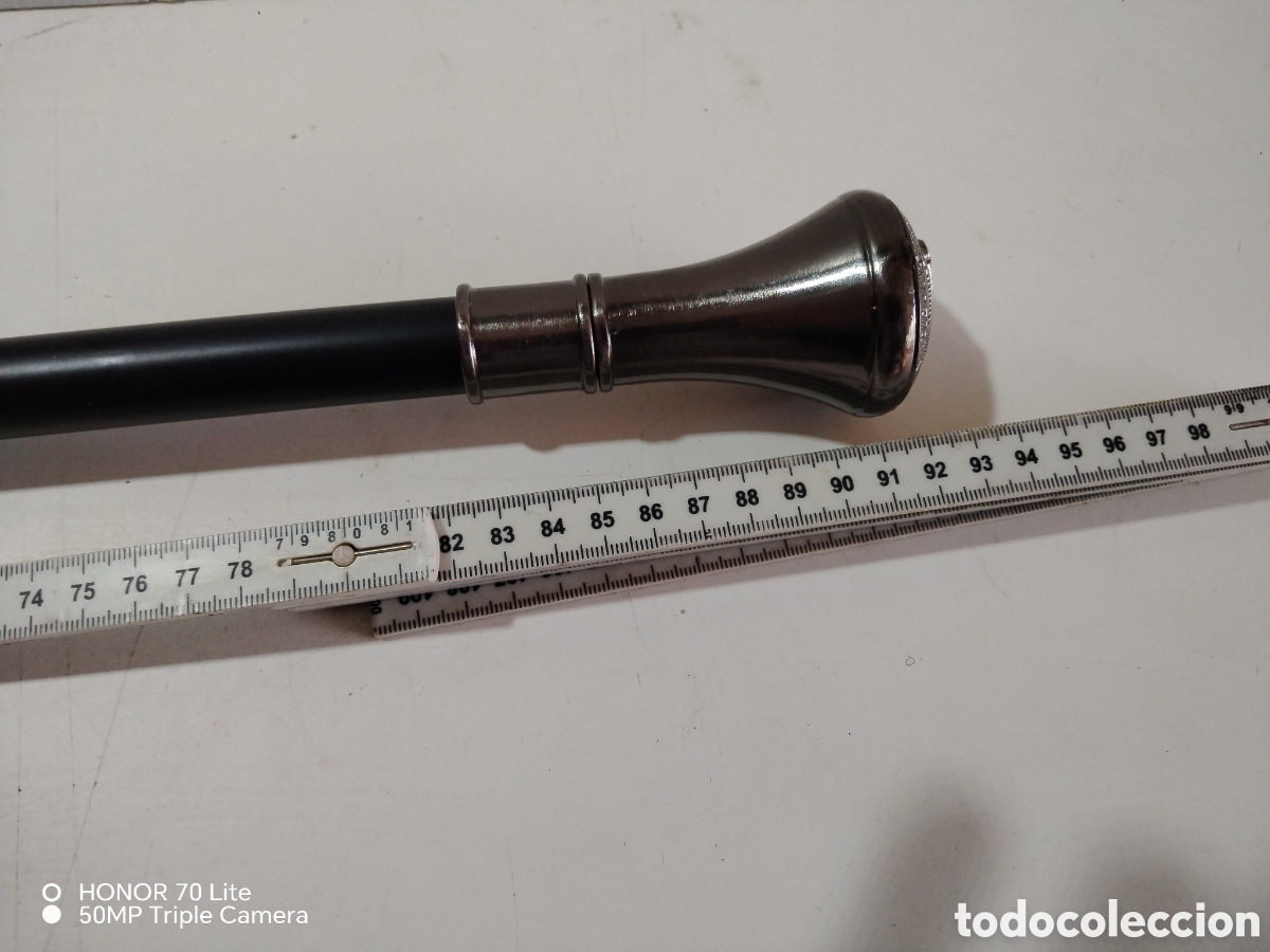 Antig&uuml;edades: Bast&oacute;n de viaje con emblema mason