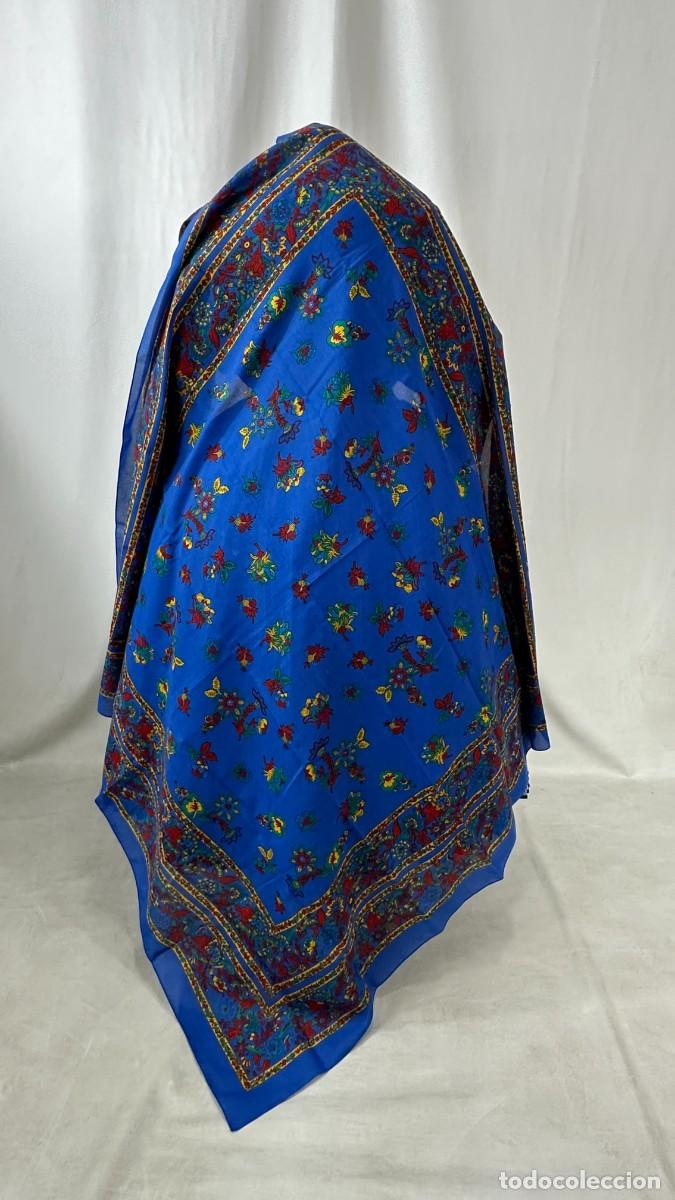 Antig&uuml;edades: Pa&ntilde;uelo azul estampado. 116 cm - Foto 7