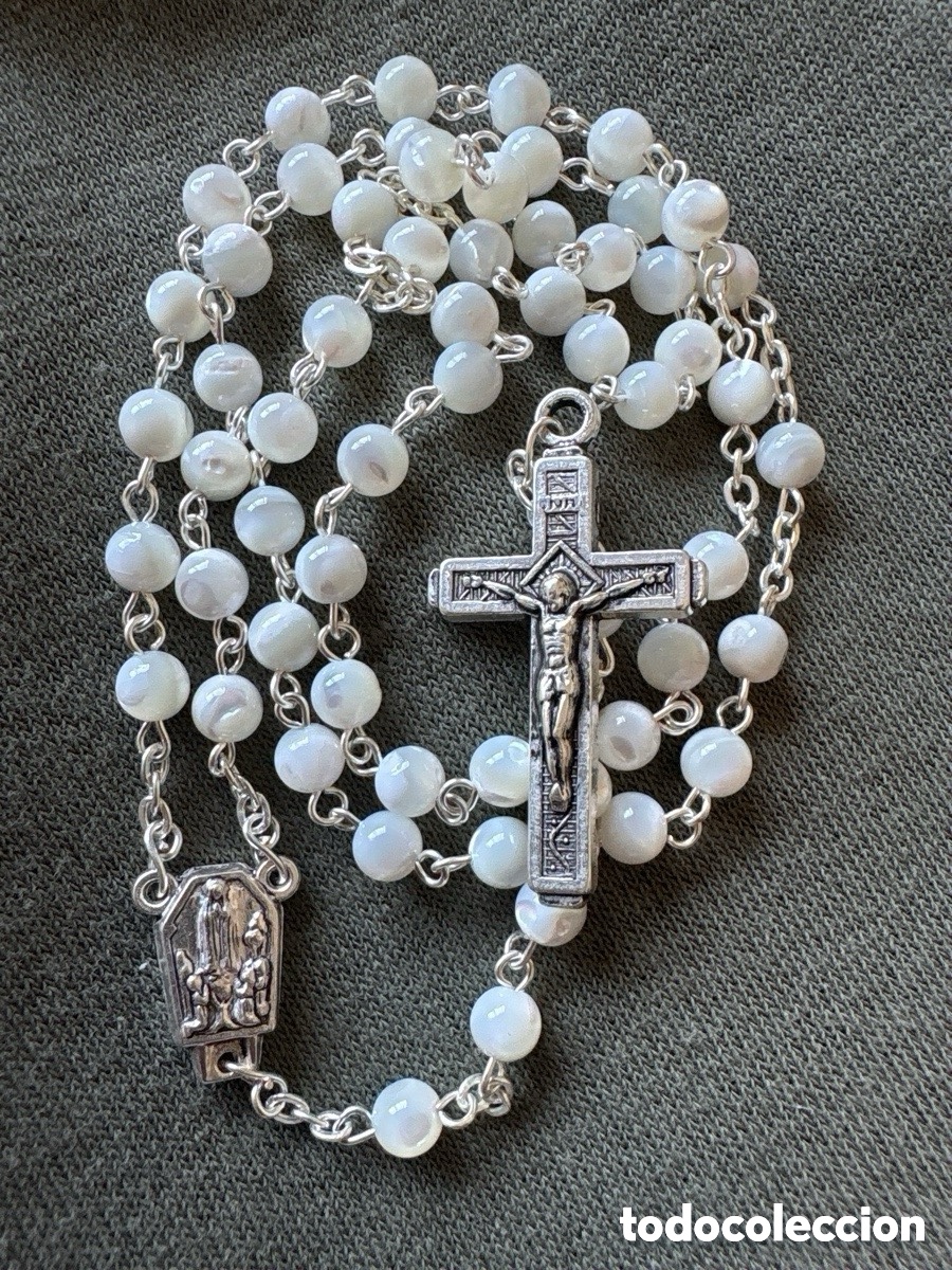 Antiguidades: Rosario con cuentas en madre perla o n&aacute;car (A15)