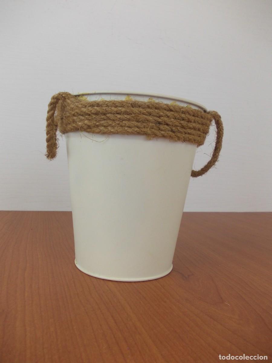 Antig&uuml;edades: Macetero Cubo Metal Blanco Estilo Shabby Chic N&oacute;rdico R&uacute;stico Asas Cuerda Yute Atrezzo Vintage