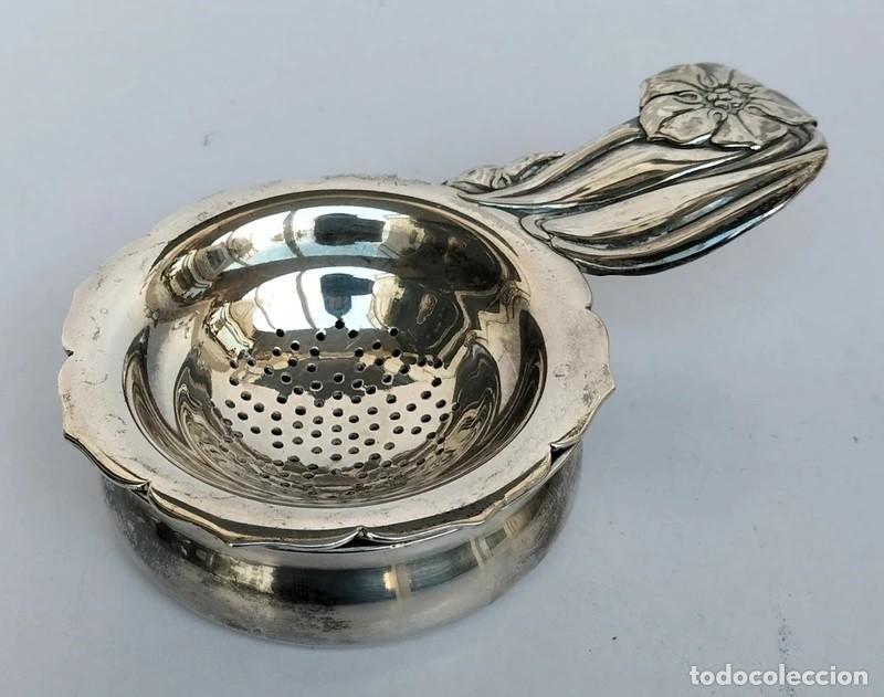 Antig&uuml;edades: Colador Vintage ba&ntilde;ado en plata A&ntilde;os 50