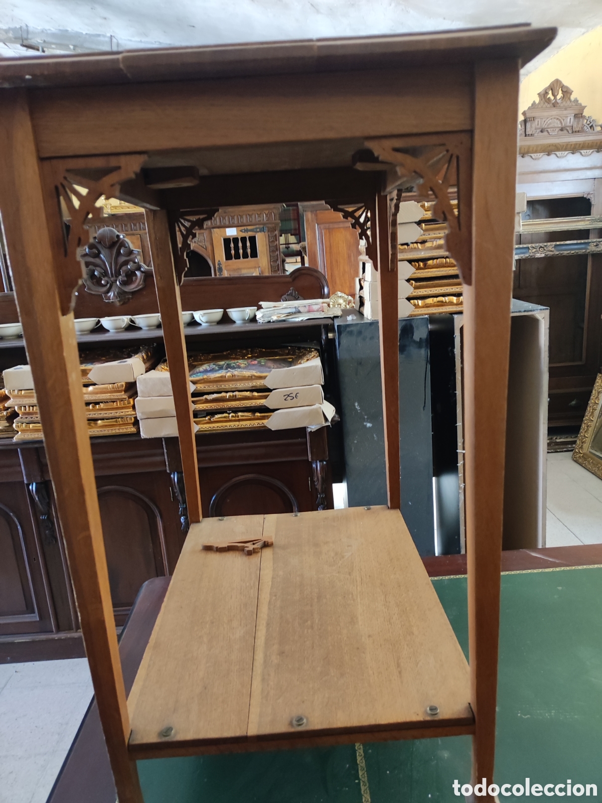 Antig&uuml;edades: Mesa auxiliar de roble - Foto 3