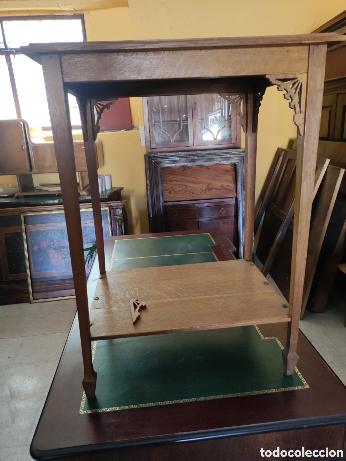 Antig&uuml;edades: Mesa auxiliar de roble - Foto 1