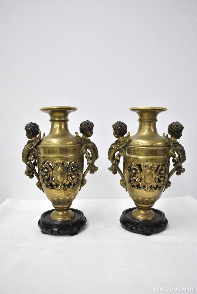 Antig&uuml;edades: PAREJA JARR&Oacute;NS DE BRONCE DORADO - Foto 1