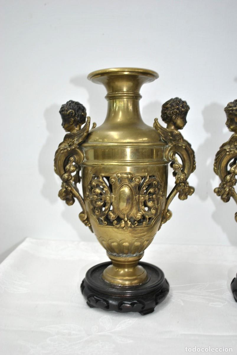 Antig&uuml;edades: PAREJA JARR&Oacute;NS DE BRONCE DORADO - Foto 2