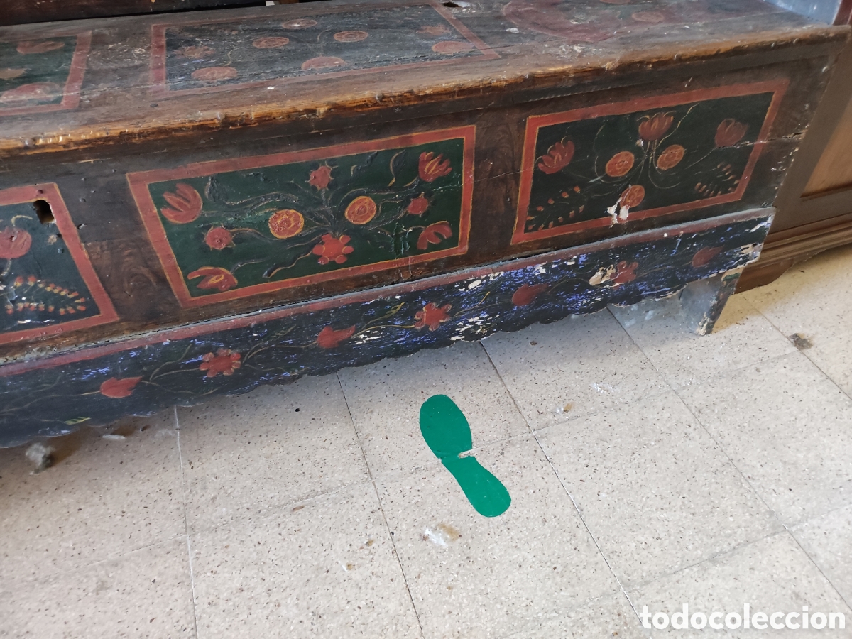 Antig&uuml;edades: Banco arca pintado siglo XIX - Foto 2